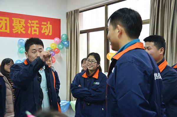 指手畫(huà)腳